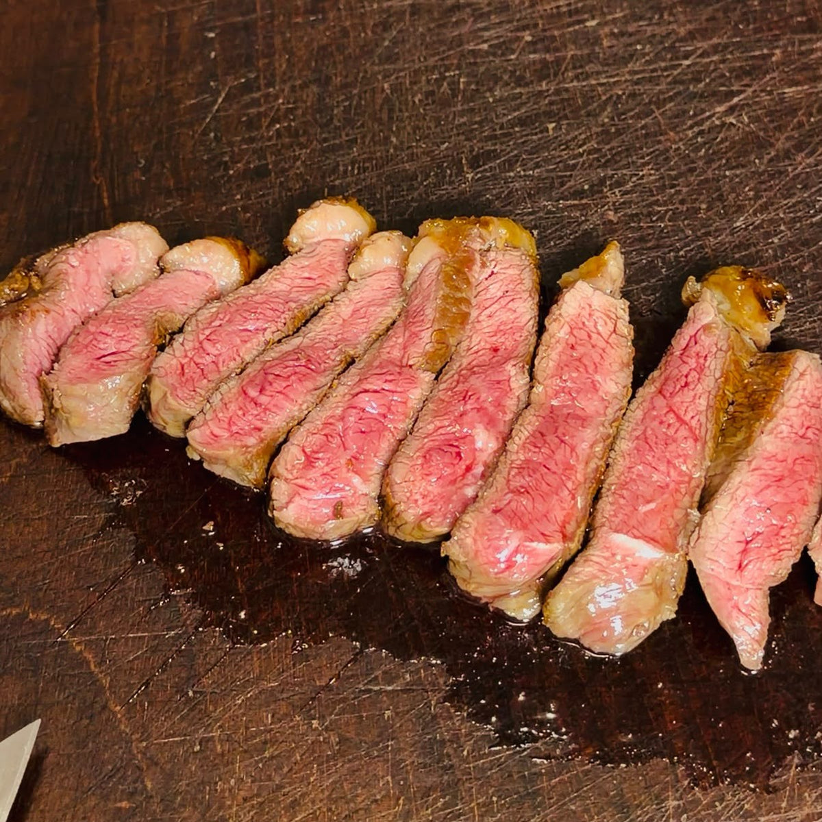Picanha gegrillt und aufgeschnitten - Serviervorschlag